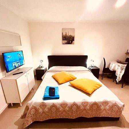 Monolocale A Mostacciano Apartment Roma Exterior foto